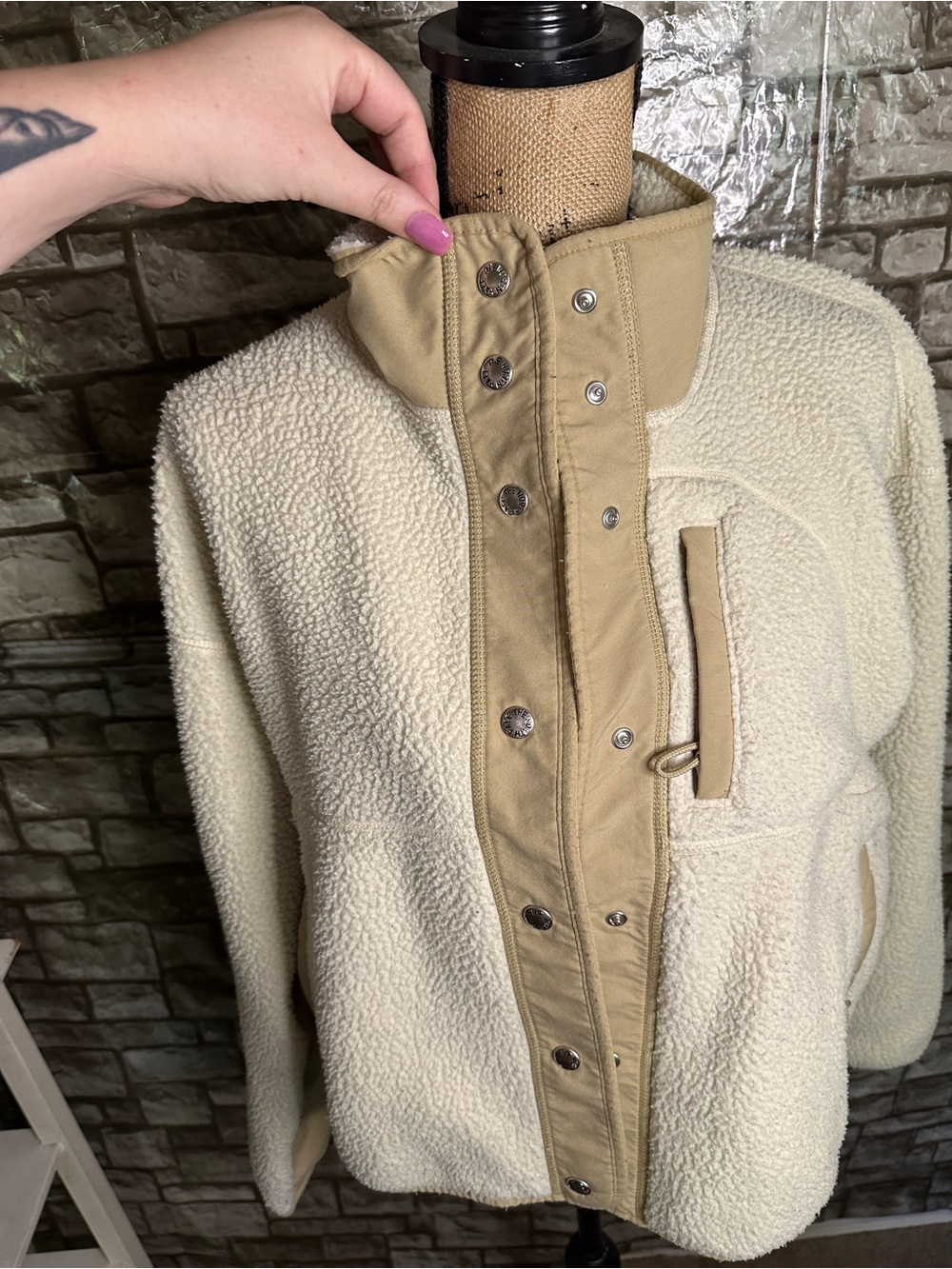 The North Face Women's Cream Sherpa Jacket with Tan Trim - Picture 4 of 14